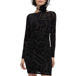 Reitmans Long Sleeve Velvet Burnout Mini Dress in Black Size Medium